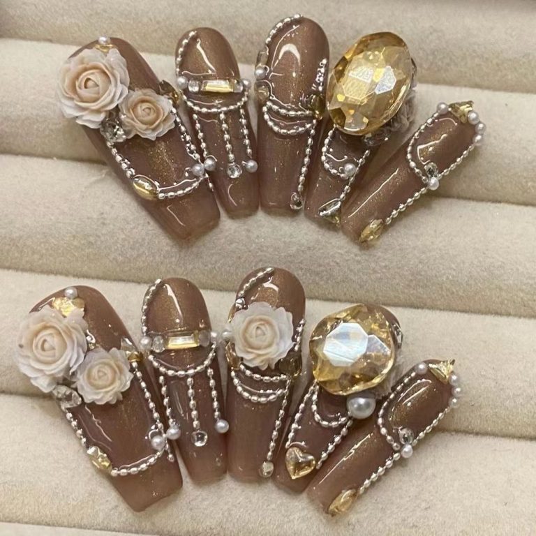 floral-nail-design-pearls-golden-accents-2