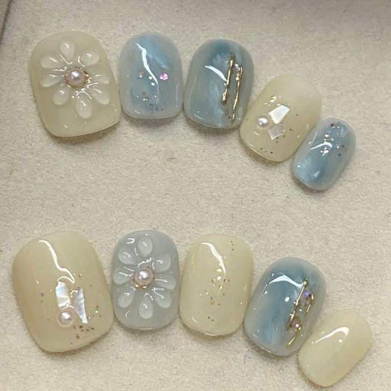 pastel-nail-art-floral-pearl-accents-4