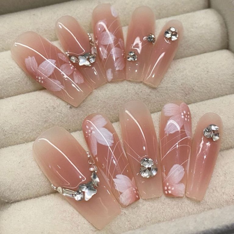 pink-floral-nails-crystal-details-2