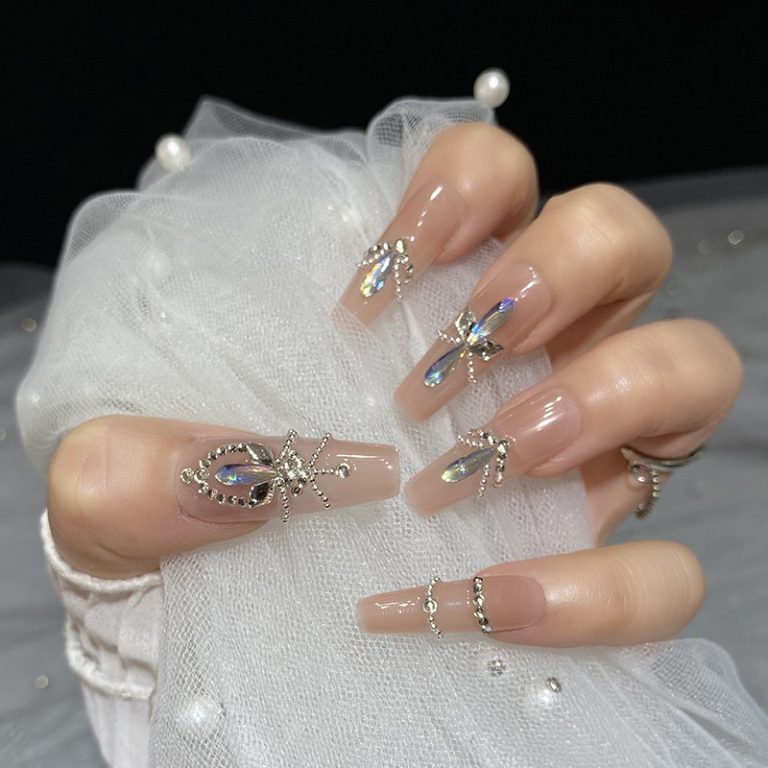 chic-nude-nails-with-rhinestone-chains-1